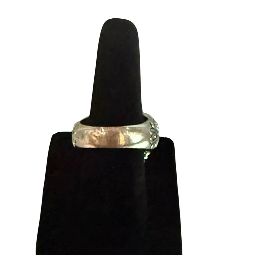 Women’s Bold Silver Filigree Cocktail Ring with Black Gem Size 7  Vintage Style